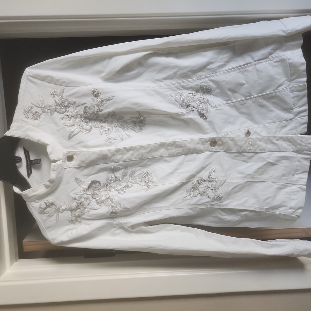 White House Black Market white appliqué jacket women’s sz 12